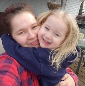 Meet your Posher, Lora